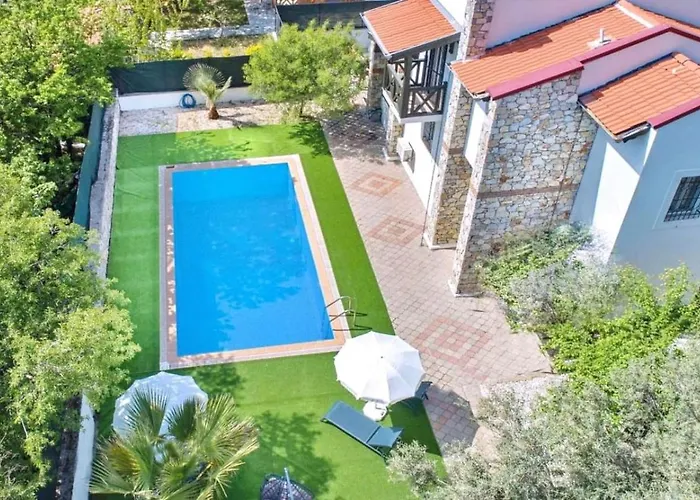 2 Bedroom With Private Pool *